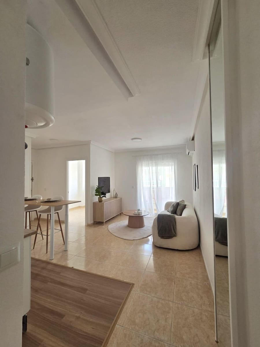 2 soverom Leilighet til salgs i Torrevieja - € 144 000 (Ref: 9894097)