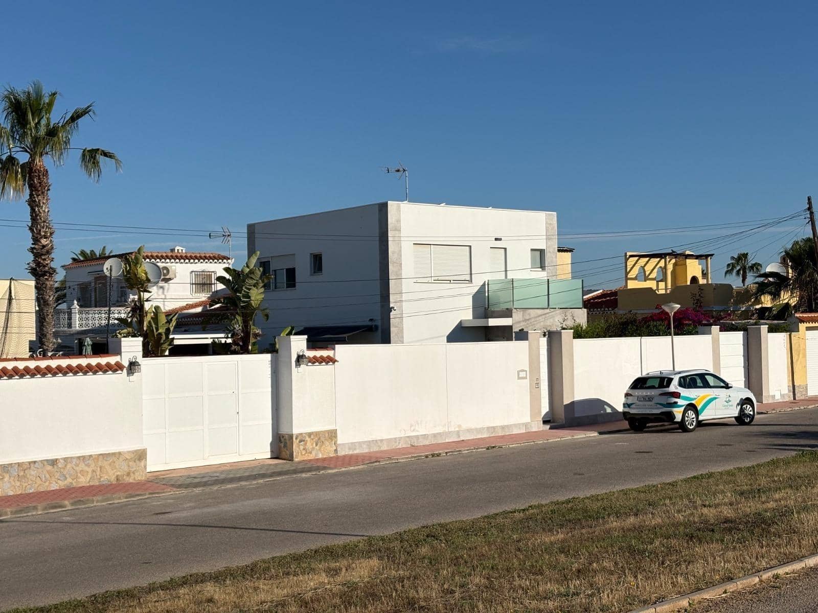 2 Zimmer Villa zu verkaufen in Torrevieja mit Pool Garage - 465.000 € (Ref: 9904204)
