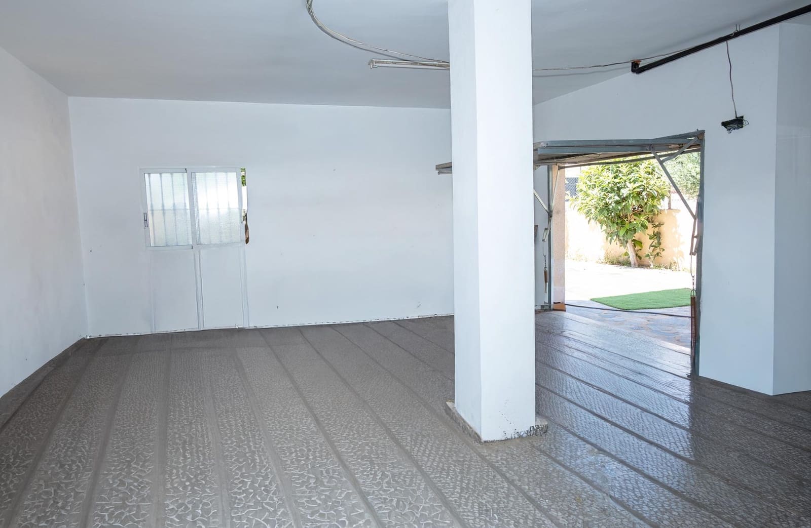4 bedroom Villa for sale in Aguas Nuevas with garage - € 425,000 (Ref: 9927671)