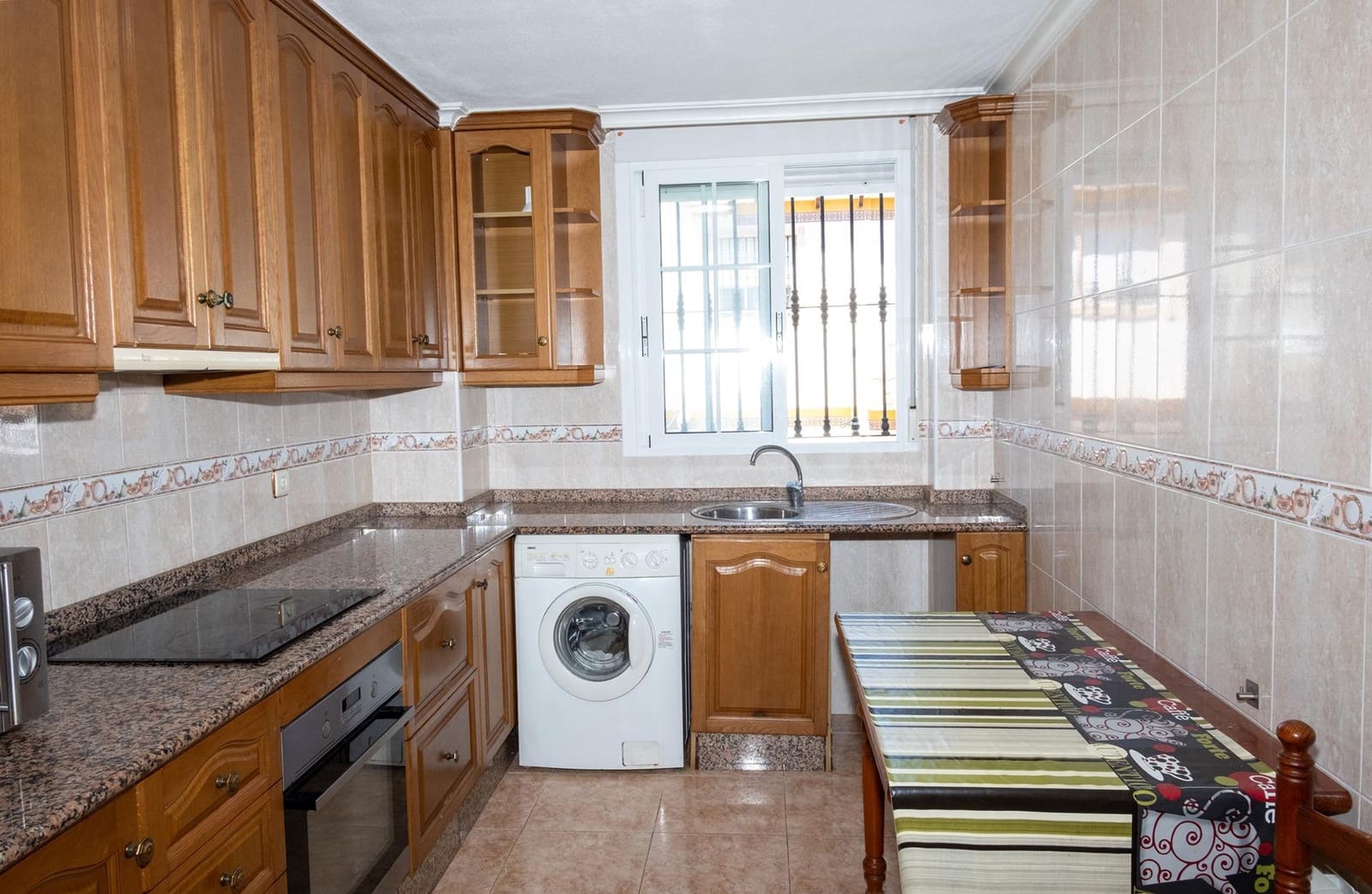 4 bedroom Villa for sale in Aguas Nuevas with garage - € 425,000 (Ref: 9927671)