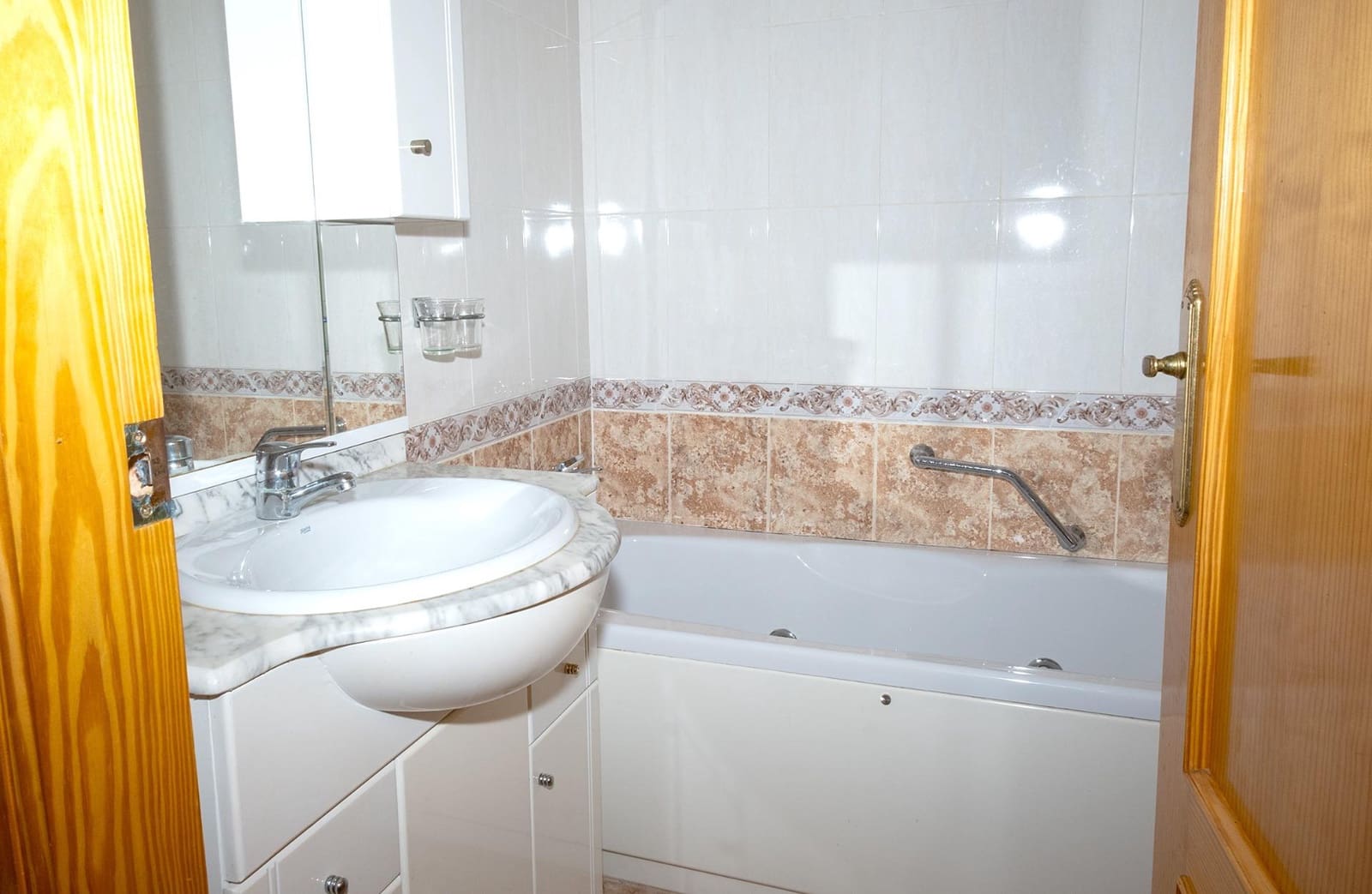 4 bedroom Villa for sale in Aguas Nuevas with garage - € 425,000 (Ref: 9927671)