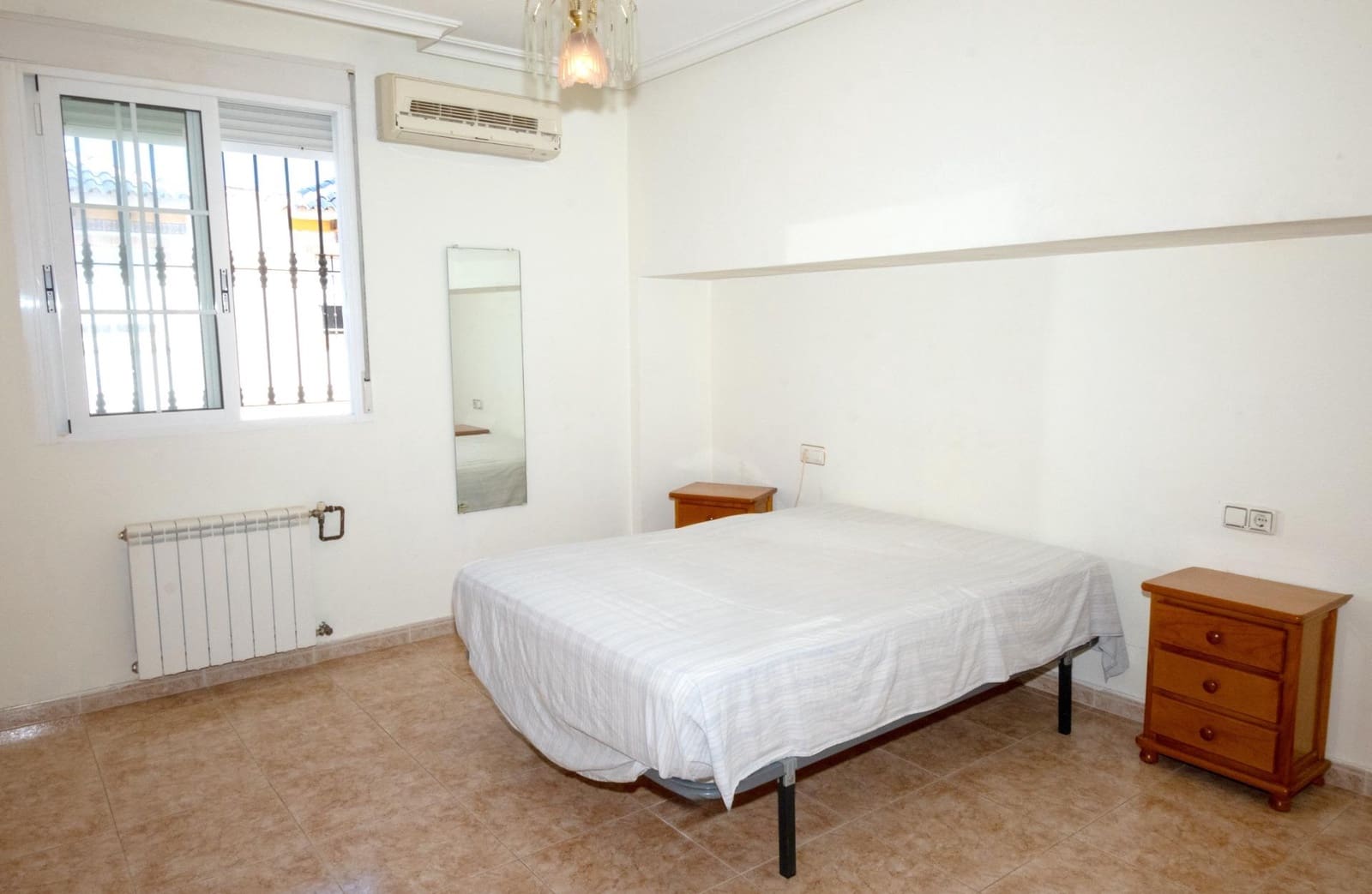 4 bedroom Villa for sale in Aguas Nuevas with garage - € 425,000 (Ref: 9927671)