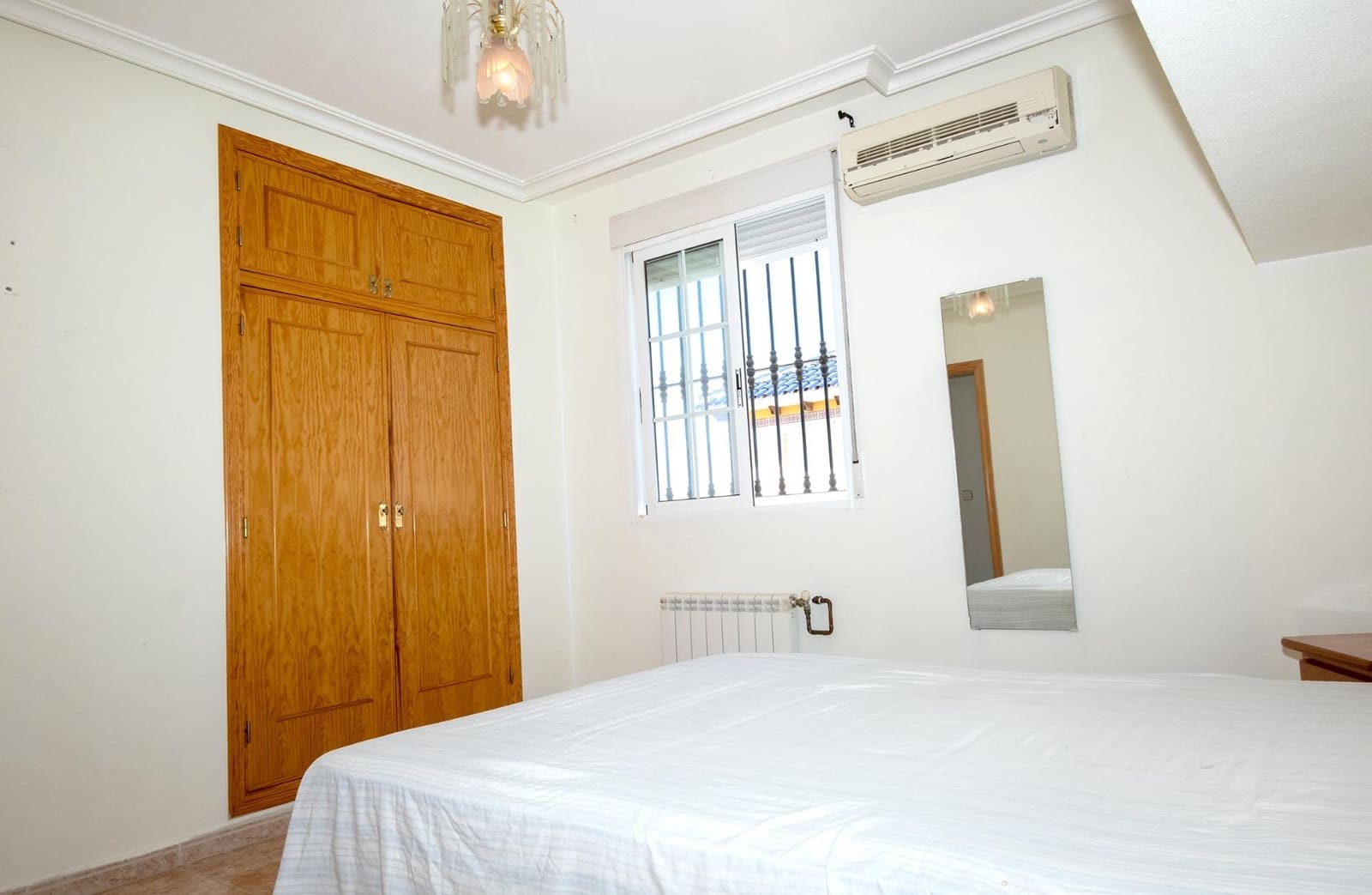 4 bedroom Villa for sale in Aguas Nuevas with garage - € 425,000 (Ref: 9927671)