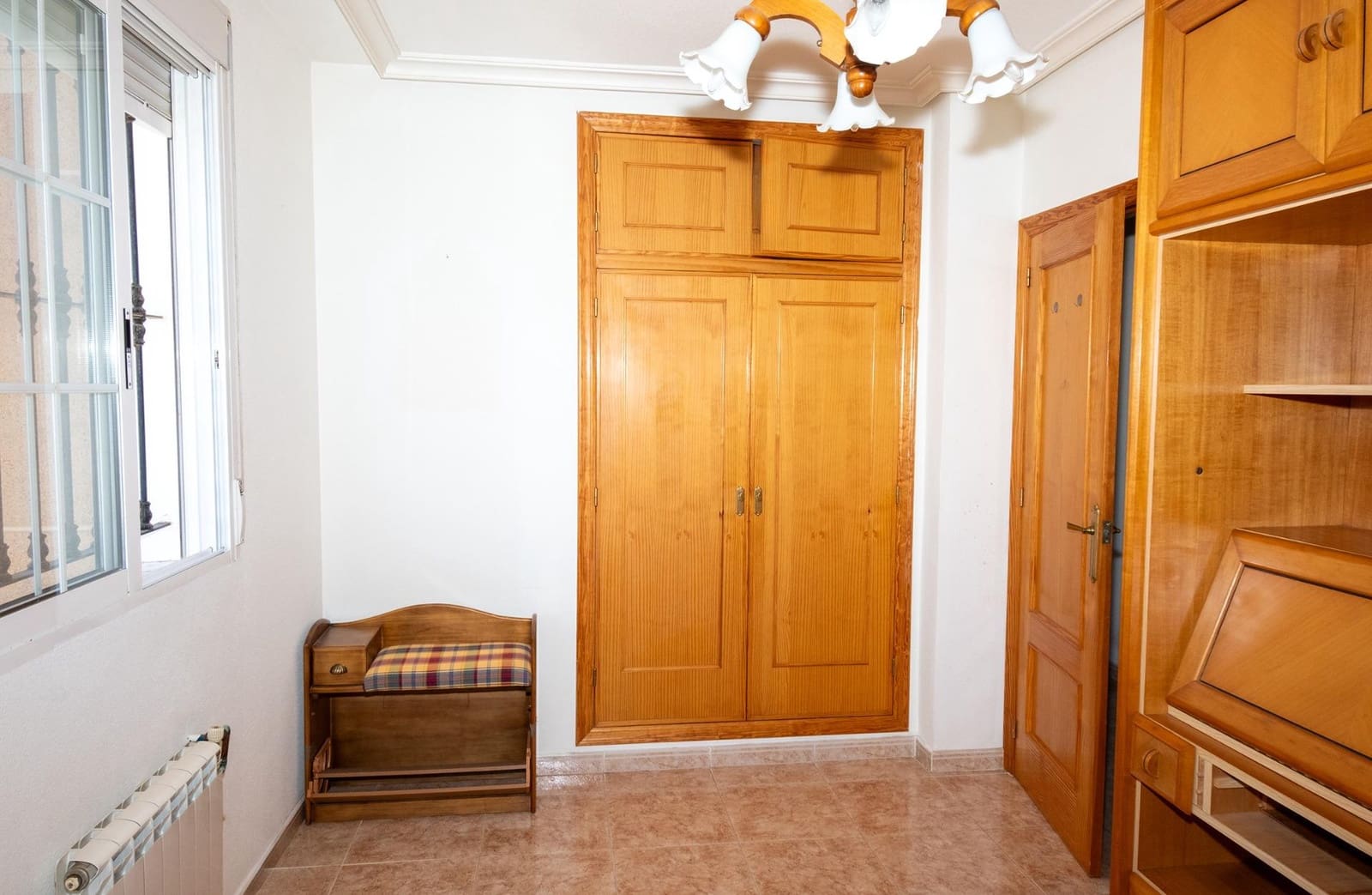 4 bedroom Villa for sale in Aguas Nuevas with garage - € 425,000 (Ref: 9927671)