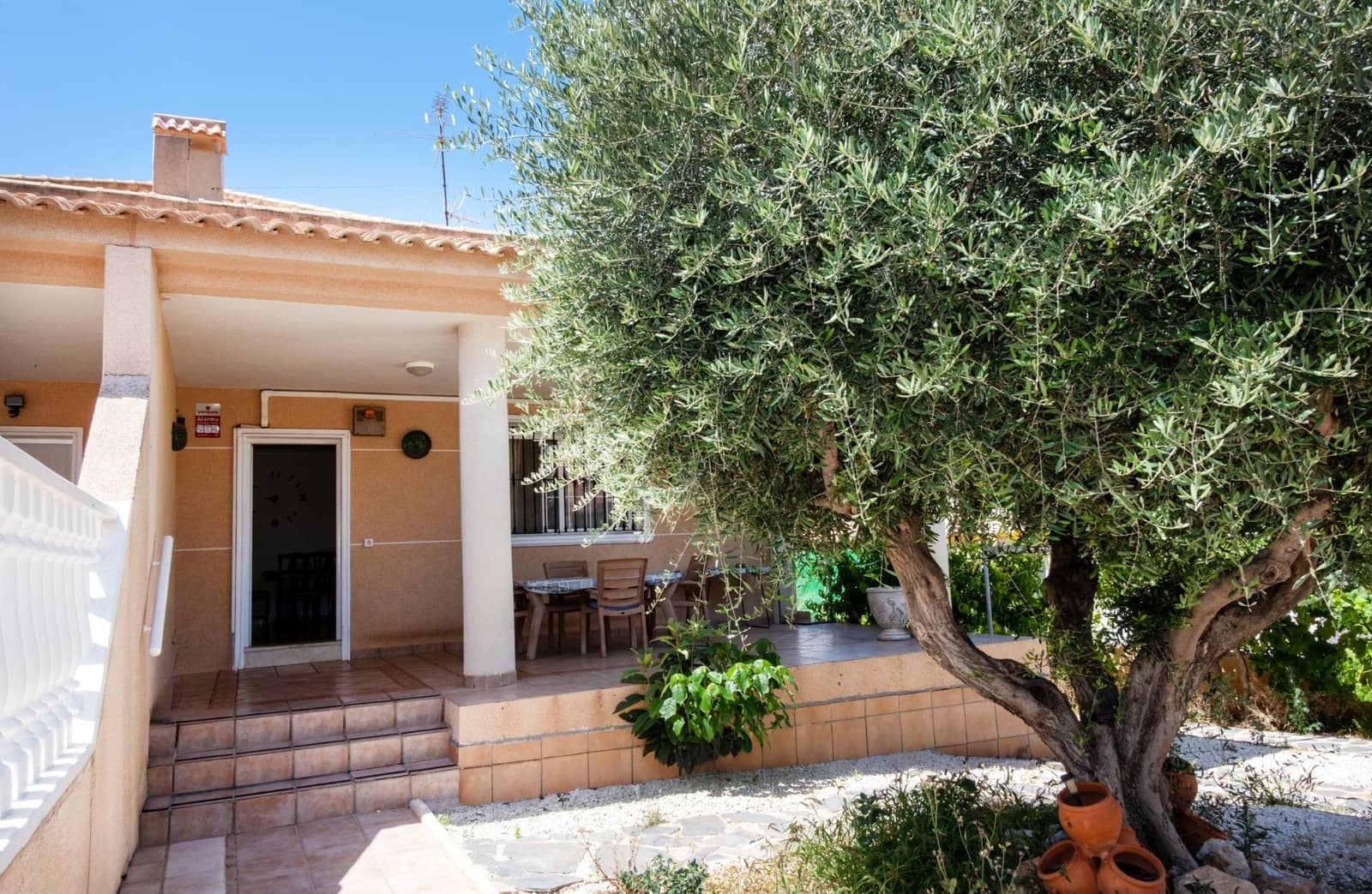 4 bedroom Villa for sale in Aguas Nuevas with garage - € 425,000 (Ref: 9927671)