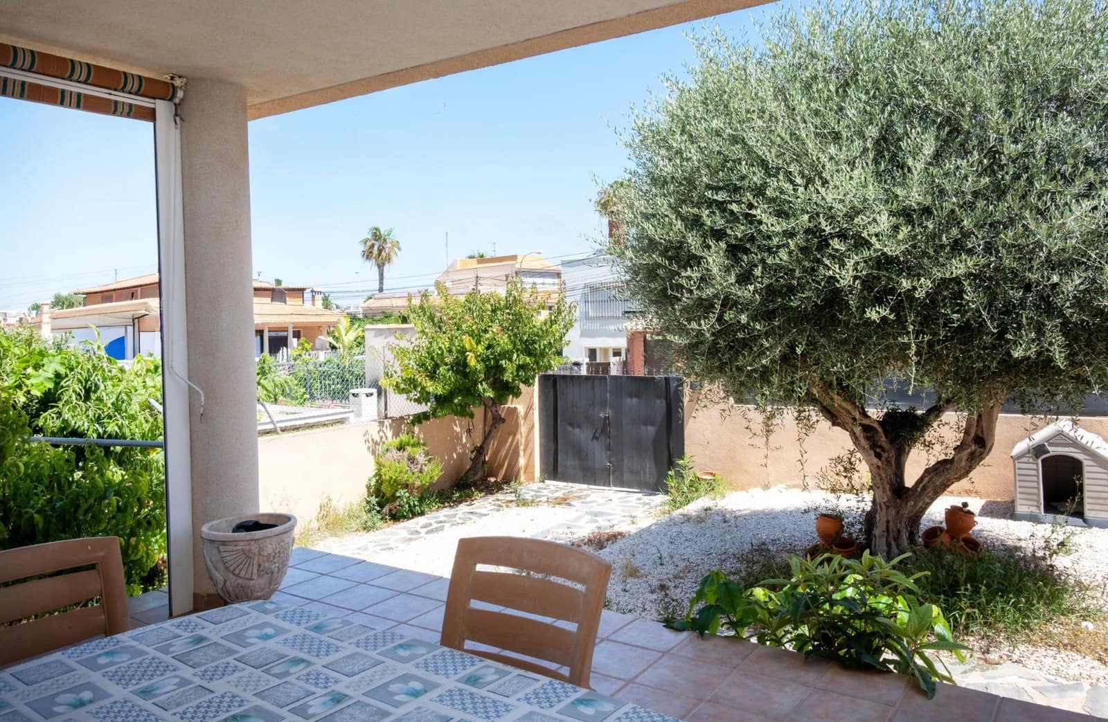 4 bedroom Villa for sale in Aguas Nuevas with garage - € 425,000 (Ref: 9927671)