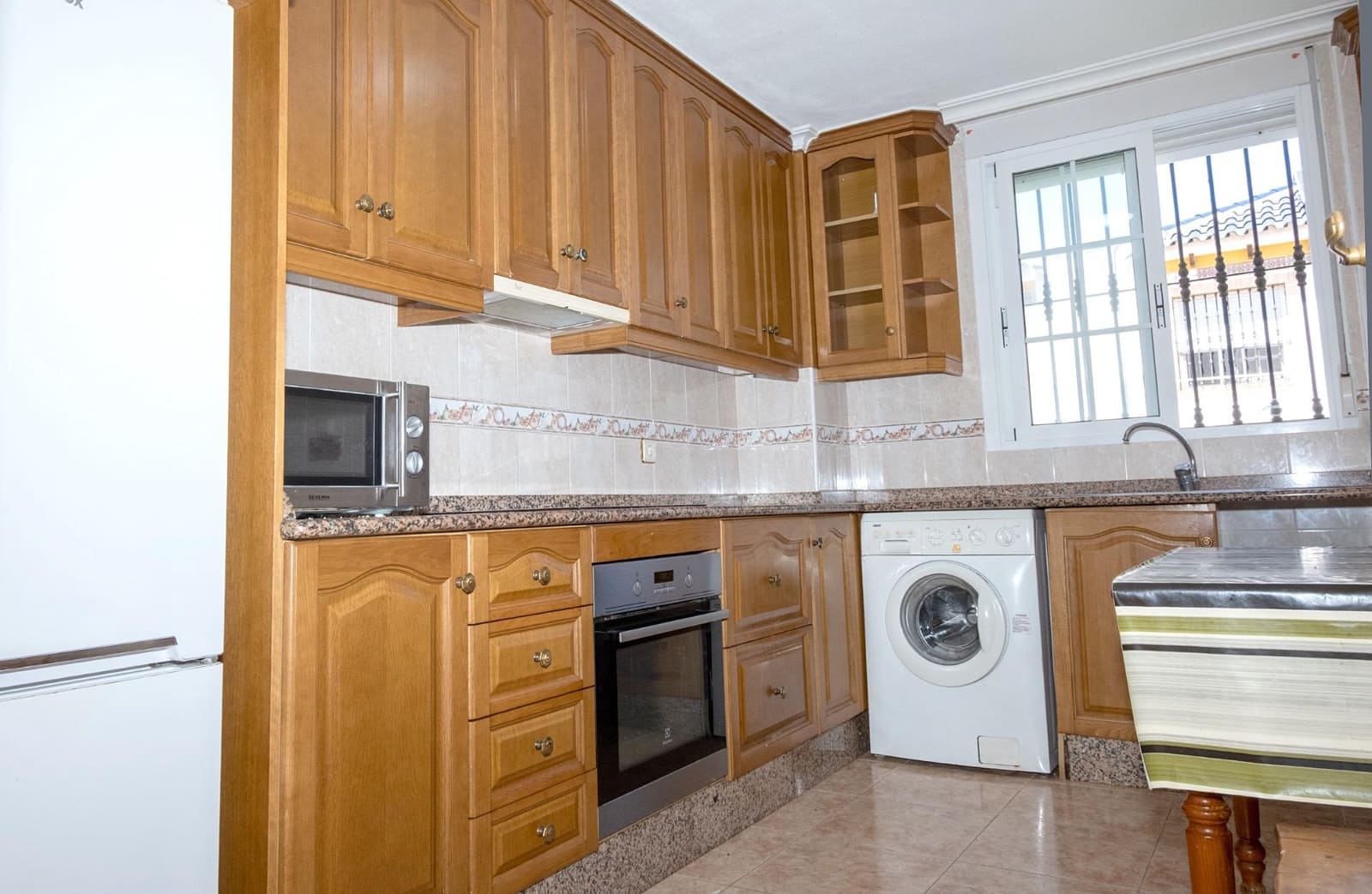 4 bedroom Villa for sale in Aguas Nuevas with garage - € 425,000 (Ref: 9927671)