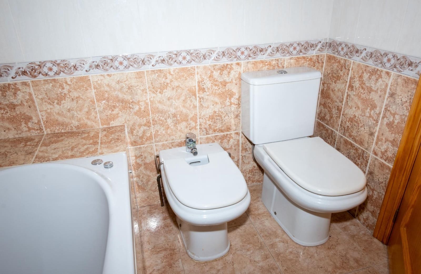 4 bedroom Villa for sale in Aguas Nuevas with garage - € 425,000 (Ref: 9927671)