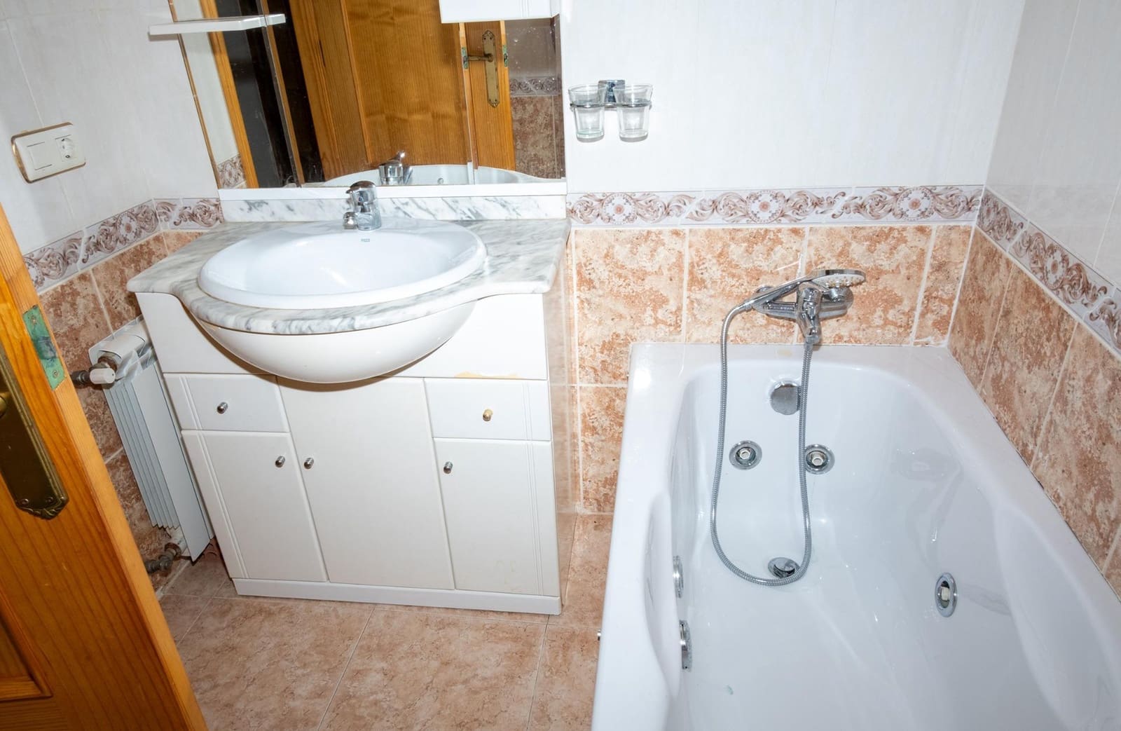 4 bedroom Villa for sale in Aguas Nuevas with garage - € 425,000 (Ref: 9927671)