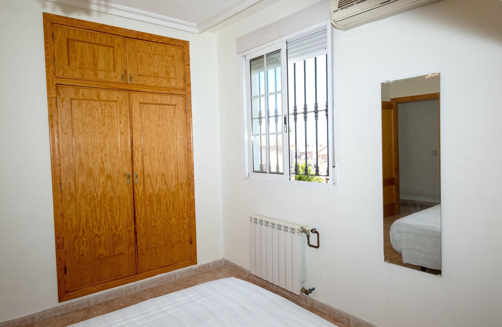 4 bedroom Villa for sale in Aguas Nuevas with garage - € 425,000 (Ref: 9927671)