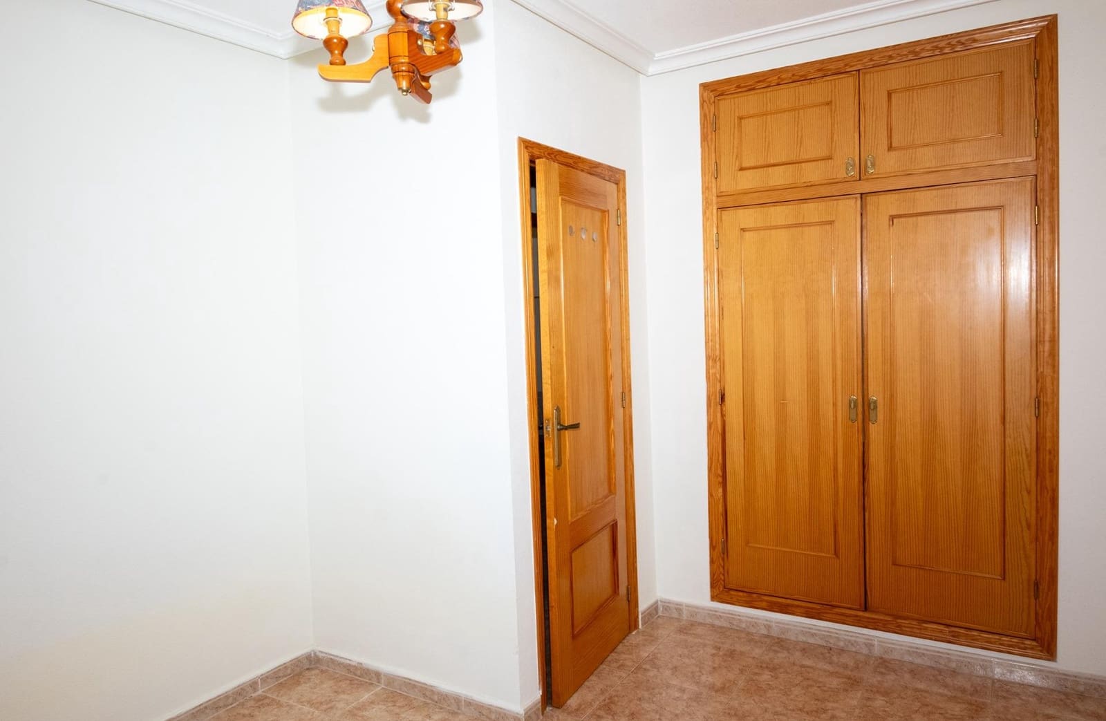 4 bedroom Villa for sale in Aguas Nuevas with garage - € 425,000 (Ref: 9927671)