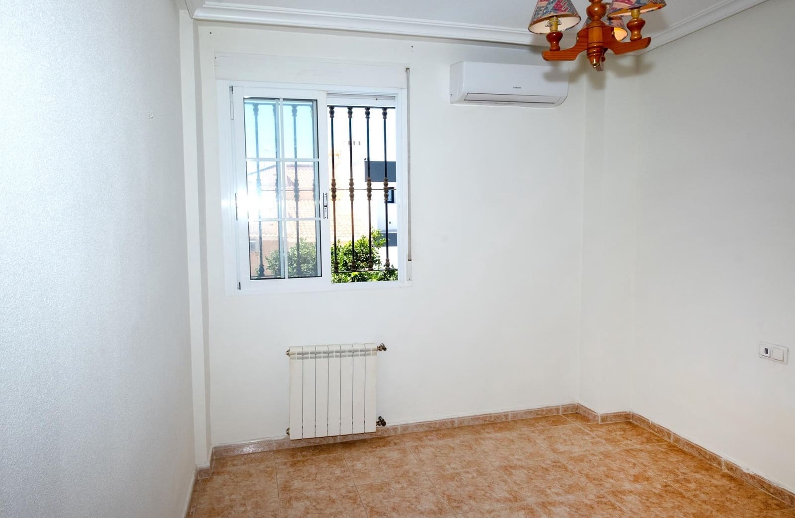 4 bedroom Villa for sale in Aguas Nuevas with garage - € 425,000 (Ref: 9927671)