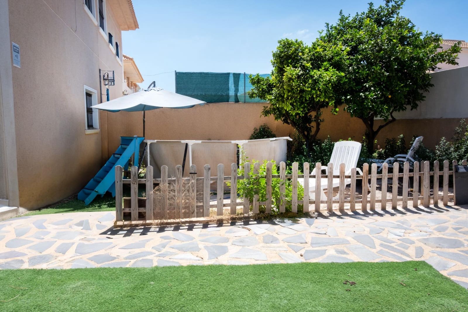 4 bedroom Villa for sale in Aguas Nuevas with garage - € 425,000 (Ref: 9927671)