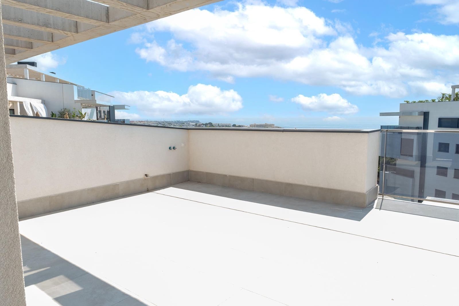 3 sypialnia Penthouse na sprzedaż w Orihuela Costa z basenem garażem - 520 000 € (Ref: 9940388)