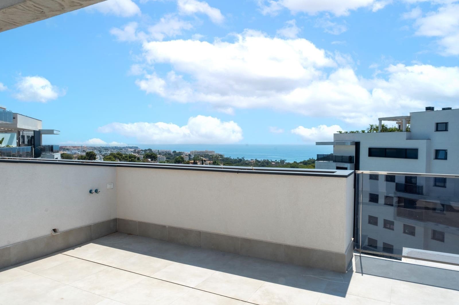 3 sypialnia Penthouse na sprzedaż w Orihuela Costa z basenem garażem - 520 000 € (Ref: 9940388)