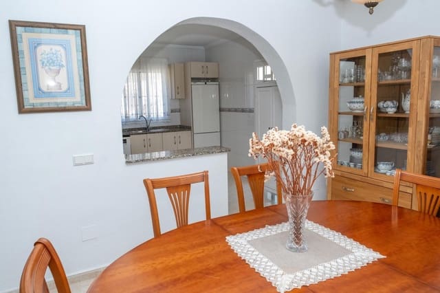 Chalet de 3 habitaciones en Doña Pepa, Rojales en venta con piscina garaje - 449.900 € (Ref: 9950015)