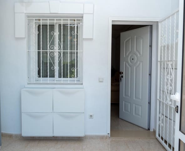 Chalet de 3 habitaciones en Doña Pepa, Rojales en venta con piscina garaje - 449.900 € (Ref: 9950015)