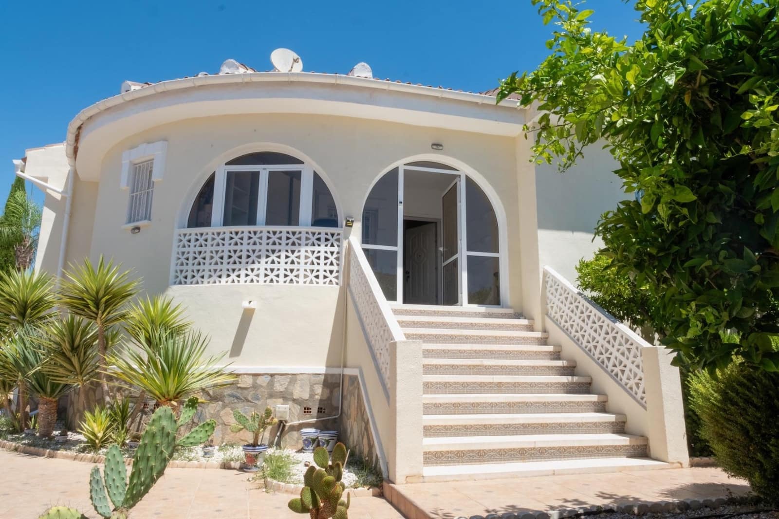 Chalet de 3 habitaciones en Doña Pepa en venta con piscina garaje - 449.900 € (Ref: 9950015)