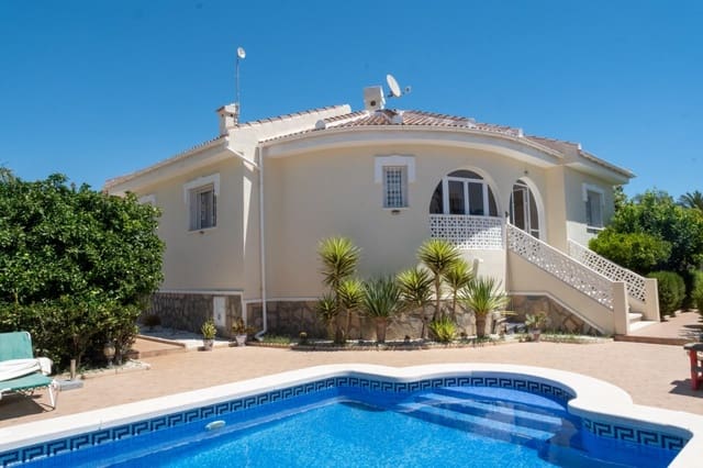 Chalet de 3 habitaciones en Doña Pepa, Rojales en venta con piscina garaje - 449.900 € (Ref: 9950015)