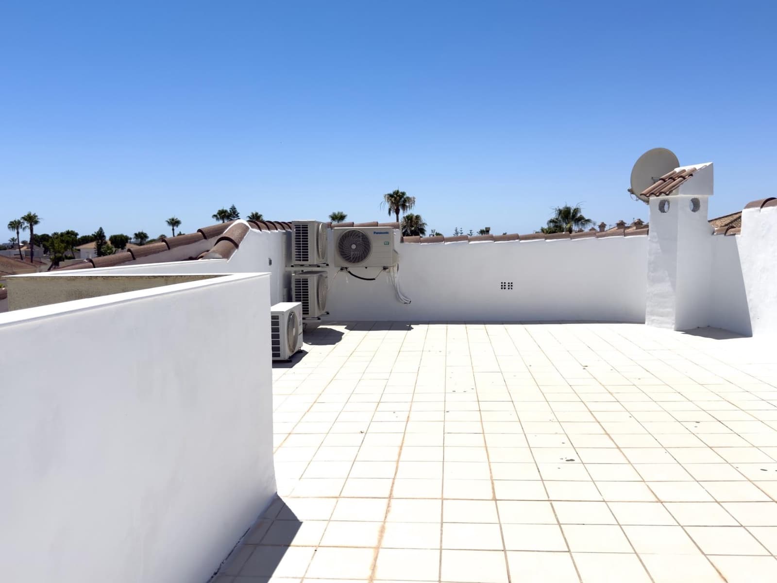 Chalet de 3 habitaciones en Doña Pepa en venta con piscina garaje - 449.900 € (Ref: 9950015)