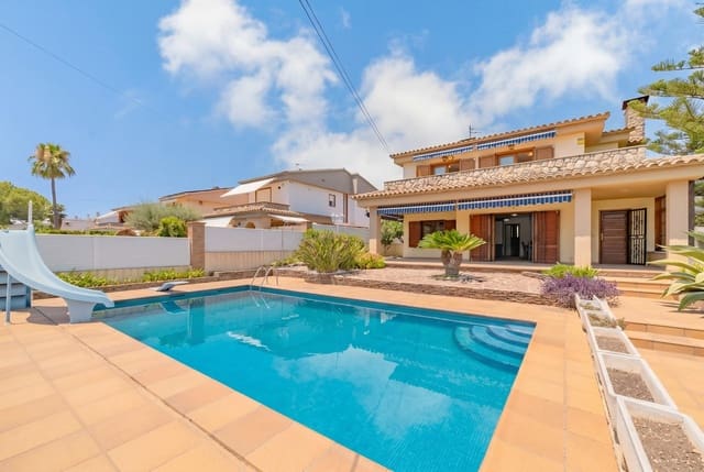 5 soverom Villa til salgs i Benicàssim med svømmebasseng garasje - € 750 000 (Ref: 9959973)