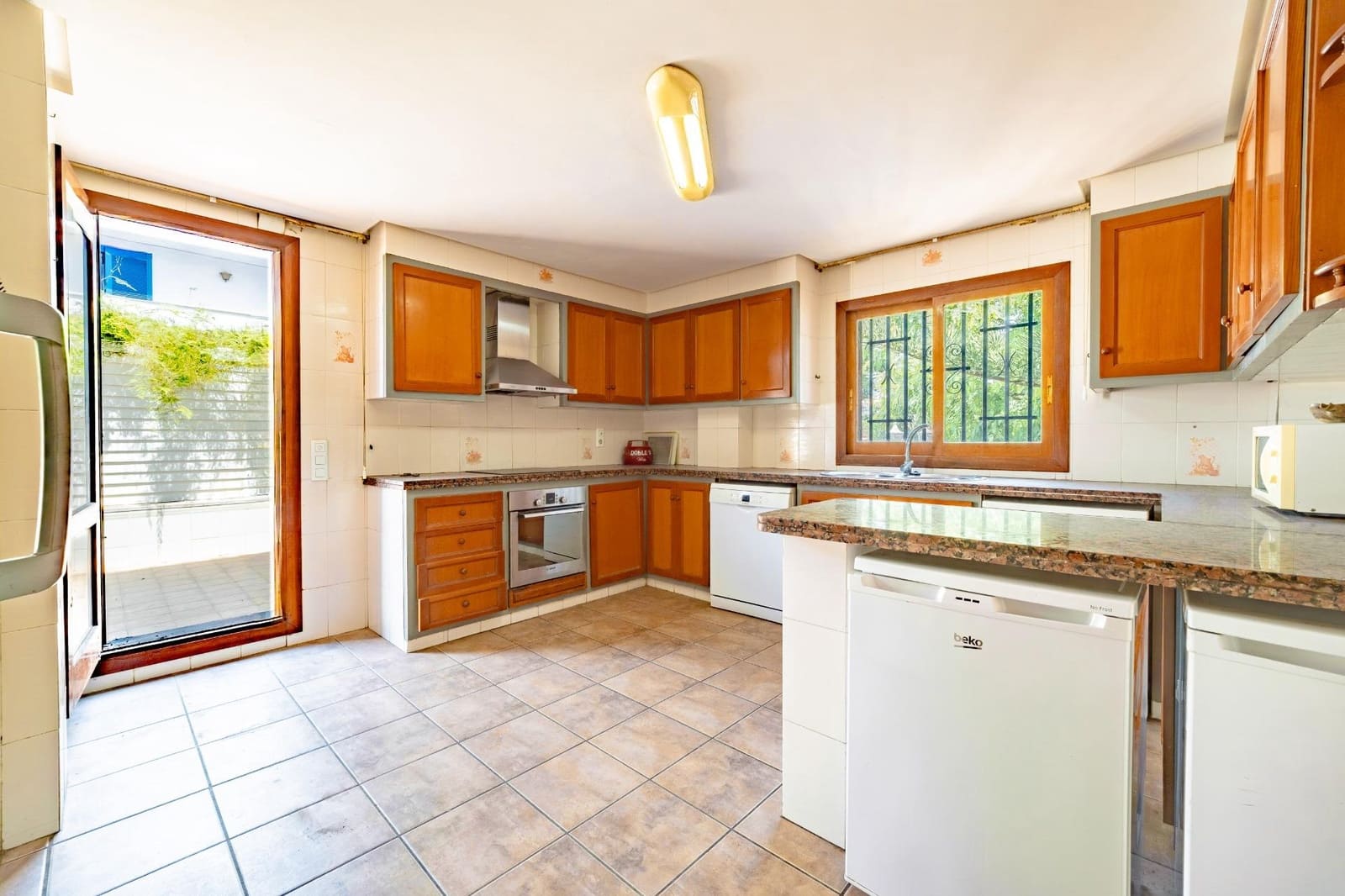 5 Zimmer Villa zu verkaufen in Benicassim mit Pool Garage - 750.000 € (Ref: 9959973)