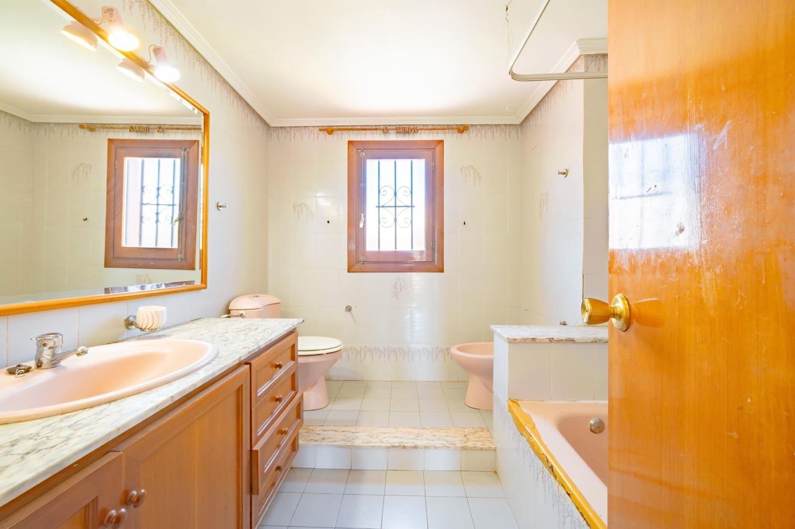 5 Zimmer Villa zu verkaufen in Benicassim mit Pool Garage - 750.000 € (Ref: 9959973)