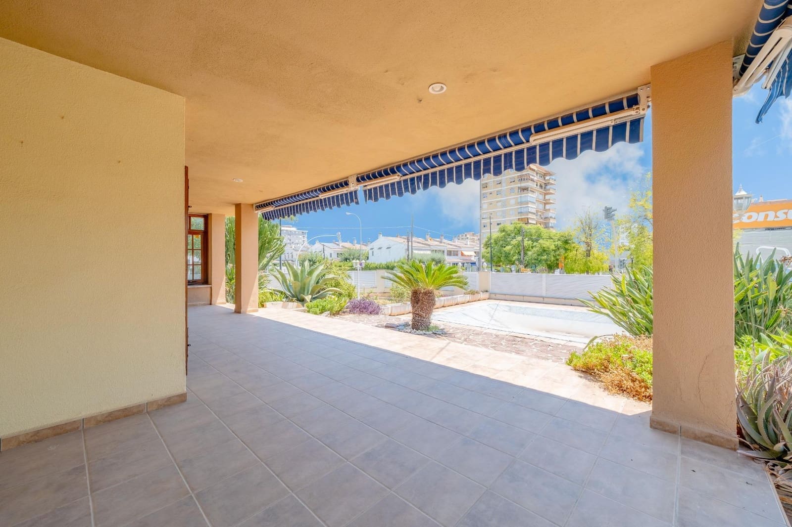 5 Zimmer Villa zu verkaufen in Benicassim mit Pool Garage - 750.000 € (Ref: 9959973)