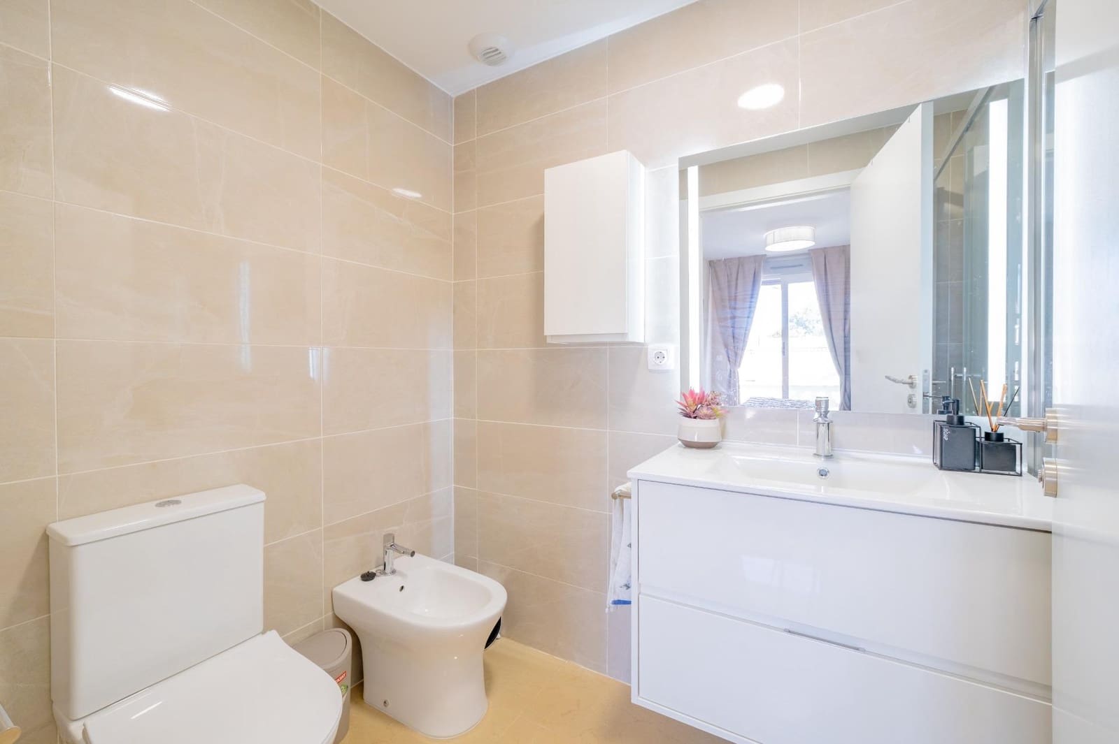 2 chambre Appartement à vendre à Cabanes avec piscine garage - 255 000 € (Ref: 9959975)