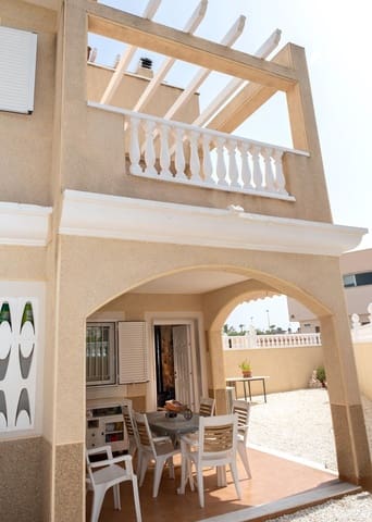 2 chambre Villa/Maison Semi-Mitoyenne à vendre à Punta Prima, Orihuela avec piscine - 249 900 € (Ref: 9966810)