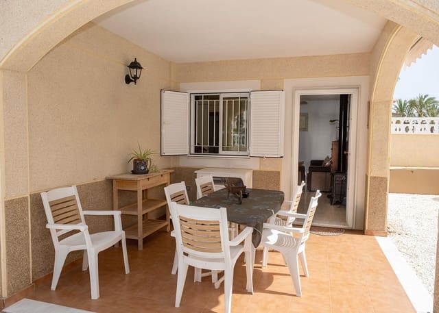 2 chambre Villa/Maison Semi-Mitoyenne à vendre à Punta Prima, Orihuela avec piscine - 249 900 € (Ref: 9966810)