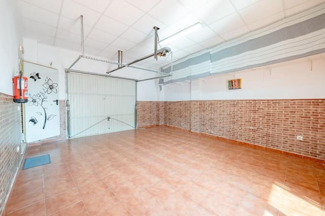 4 soverom Rekkehus til salgs i La Pobla Tornesa med garasje - € 230 000 (Ref: 9990879)