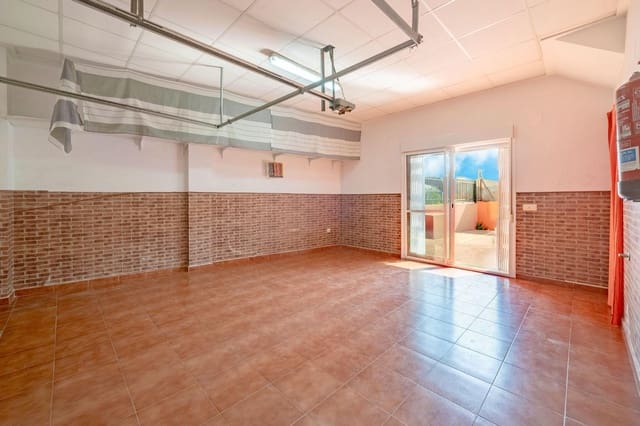 4 soverom Rekkehus til salgs i La Pobla Tornesa med garasje - € 230 000 (Ref: 9990879)