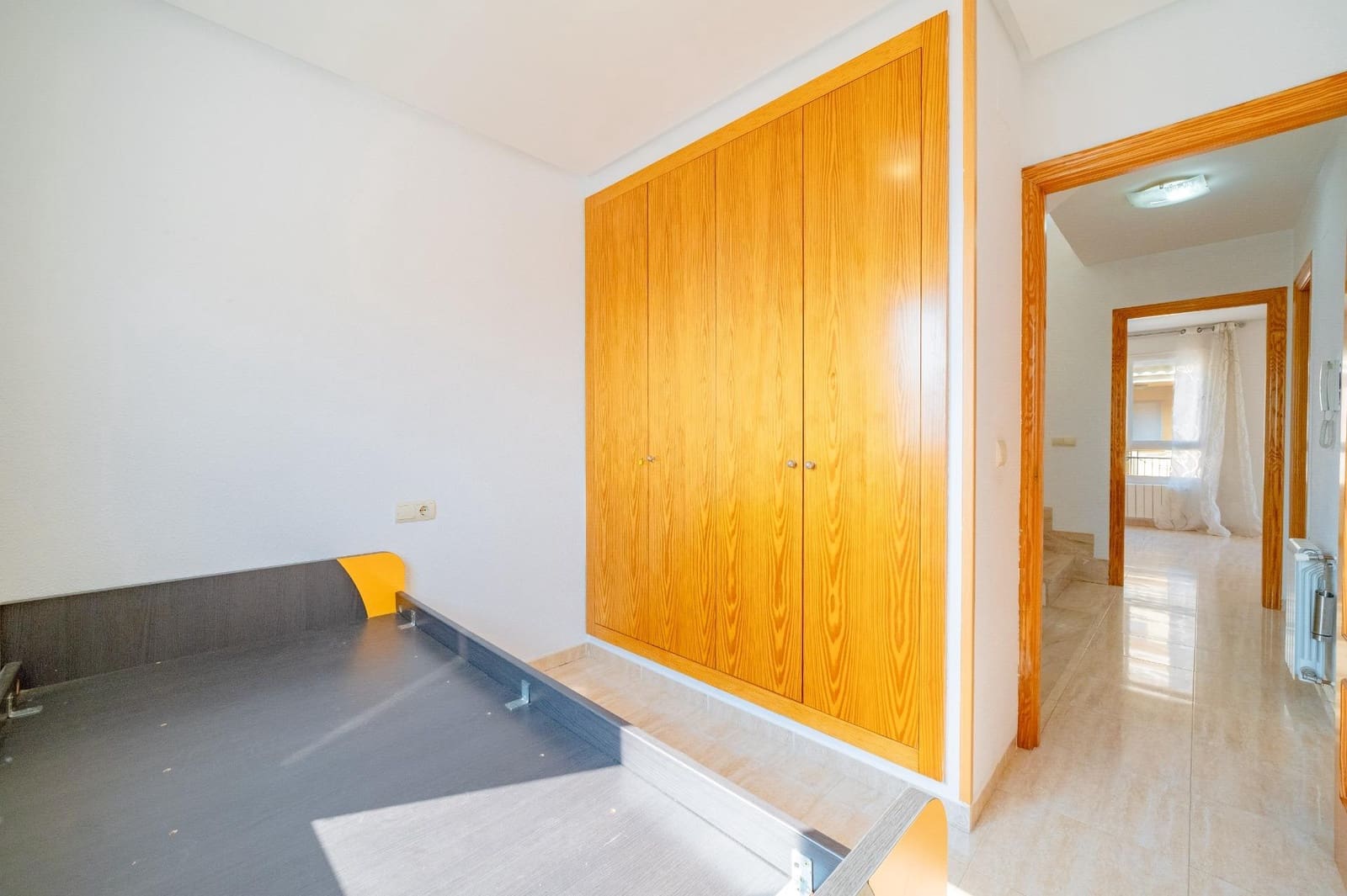 4 slaapkamer Rijtjeshuis te koop in La Pobla Tornesa met garage - € 215.000 (Ref: 9990879)
