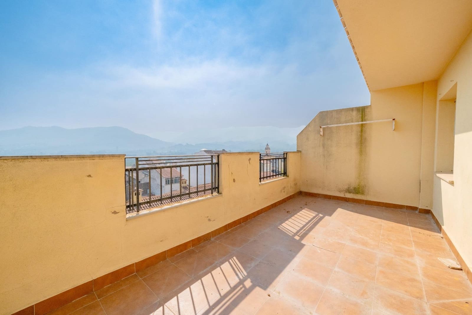 4 slaapkamer Rijtjeshuis te koop in La Pobla Tornesa met garage - € 215.000 (Ref: 9990879)