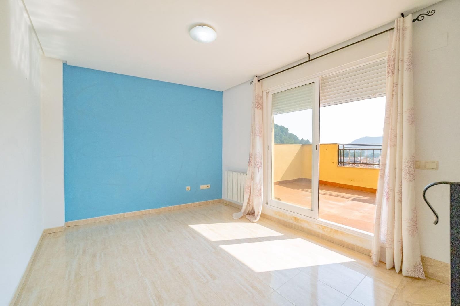 4 slaapkamer Rijtjeshuis te koop in La Pobla Tornesa met garage - € 215.000 (Ref: 9990879)