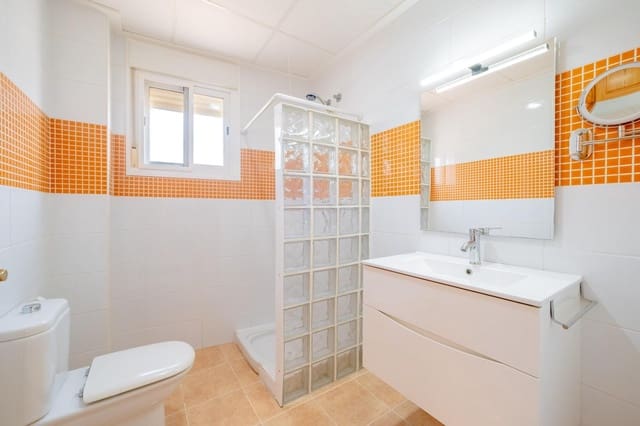 4 slaapkamer Rijtjeshuis te koop in La Pobla Tornesa met garage - € 215.000 (Ref: 9990879)