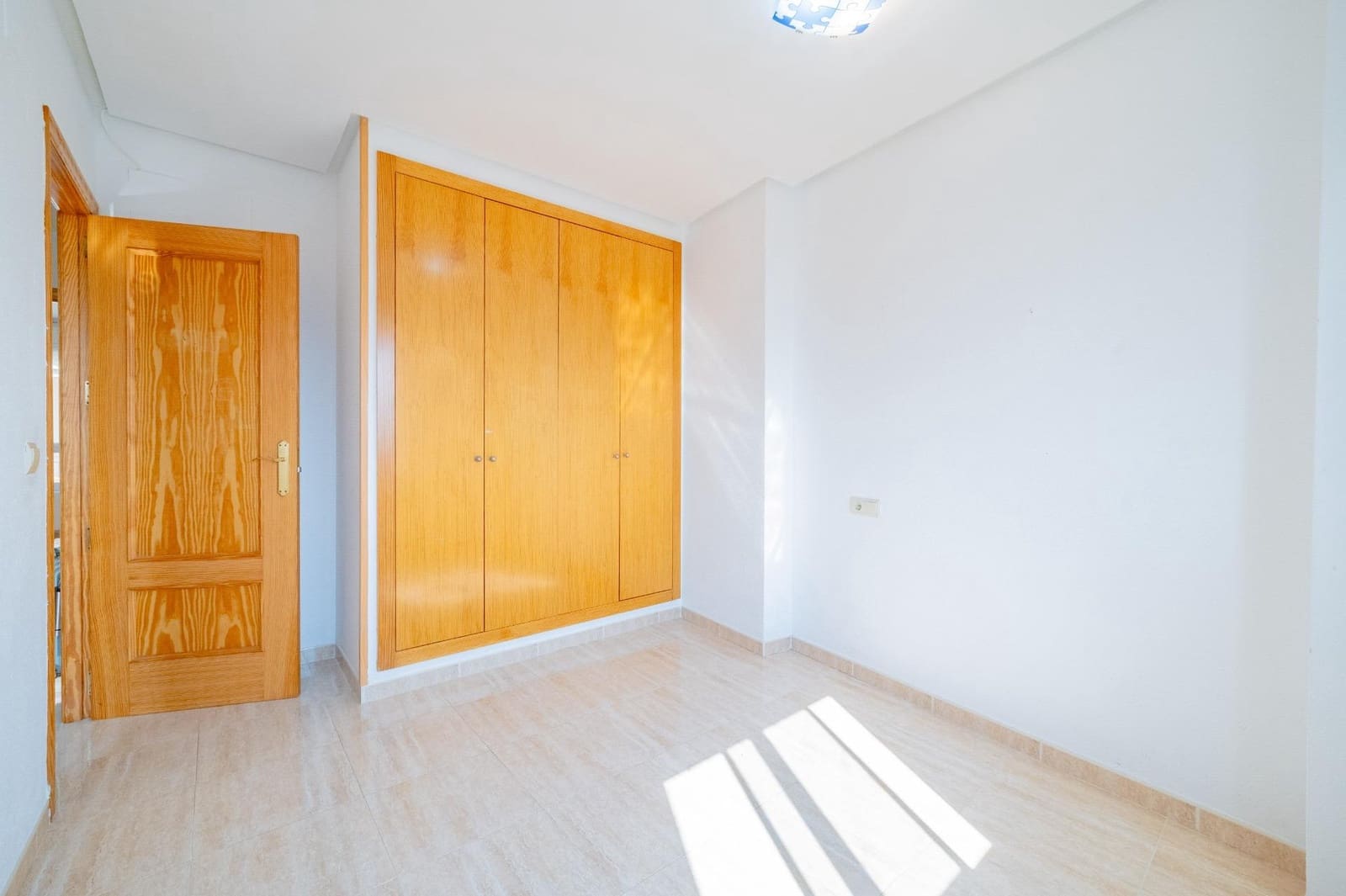 4 slaapkamer Rijtjeshuis te koop in La Pobla Tornesa met garage - € 215.000 (Ref: 9990879)