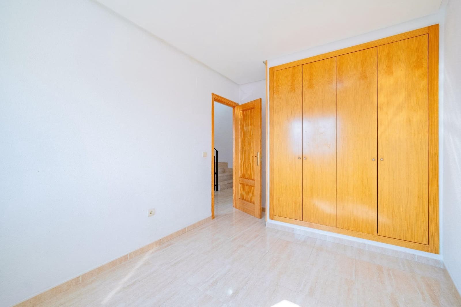 4 slaapkamer Rijtjeshuis te koop in La Pobla Tornesa met garage - € 215.000 (Ref: 9990879)