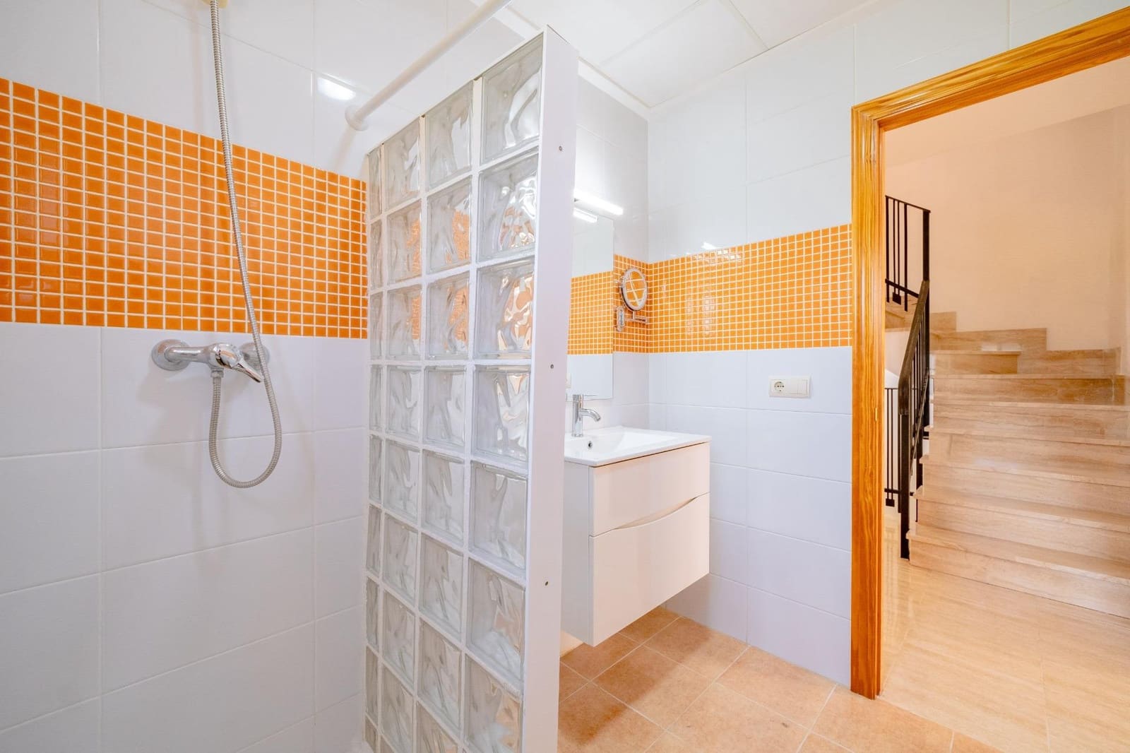 4 slaapkamer Rijtjeshuis te koop in La Pobla Tornesa met garage - € 215.000 (Ref: 9990879)