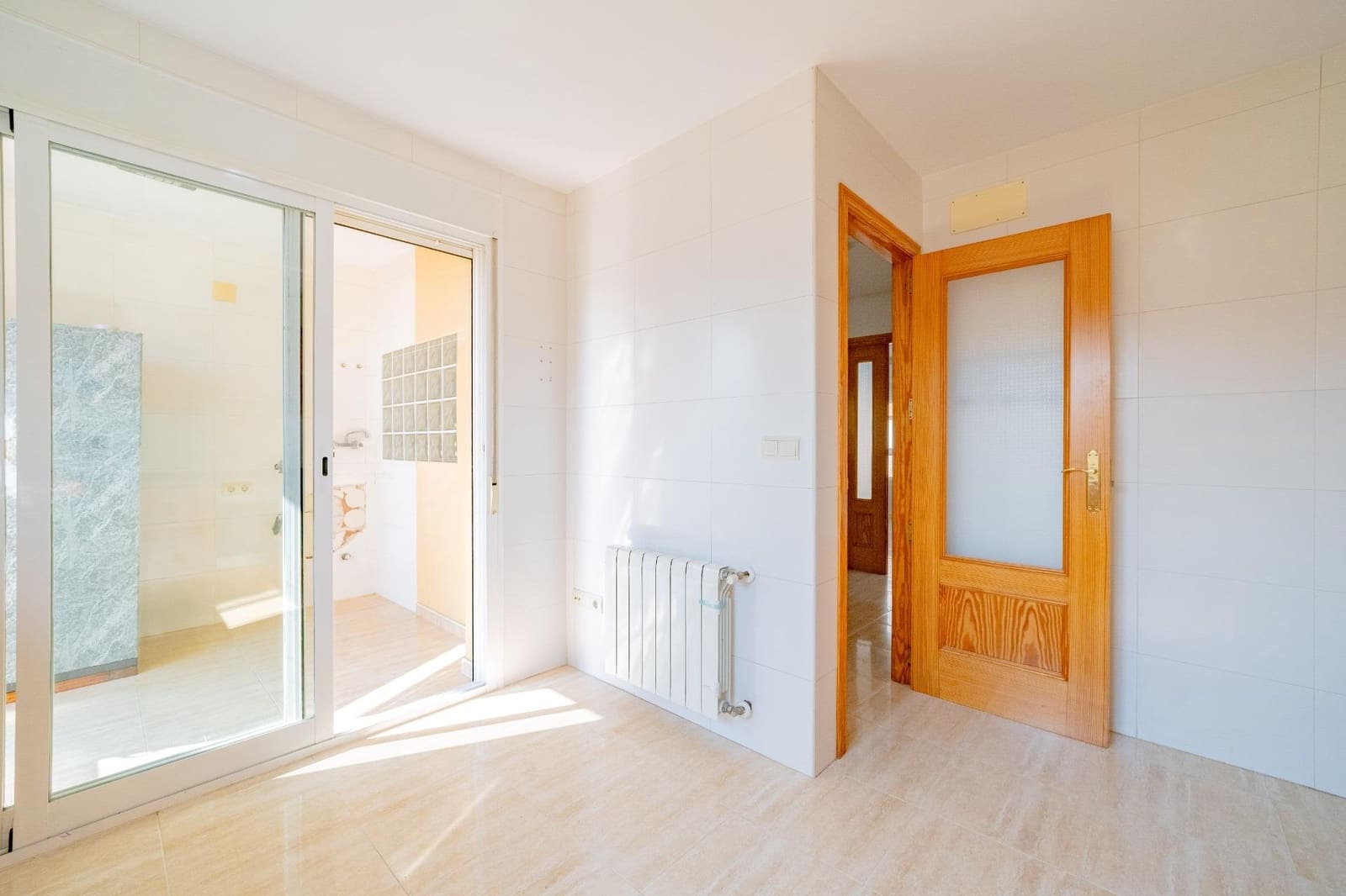 4 slaapkamer Rijtjeshuis te koop in La Pobla Tornesa met garage - € 215.000 (Ref: 9990879)