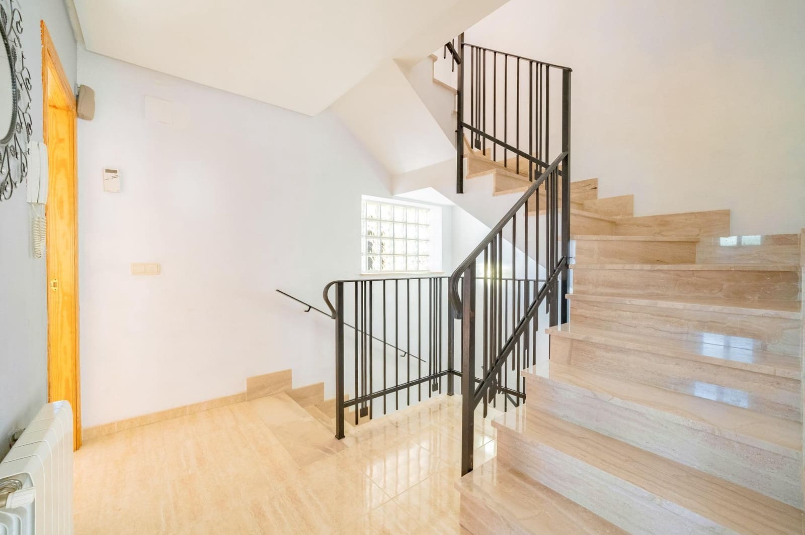 4 slaapkamer Rijtjeshuis te koop in La Pobla Tornesa met garage - € 215.000 (Ref: 9990879)