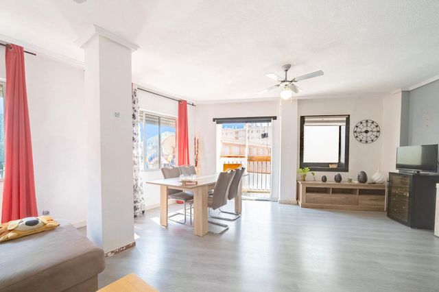 3 makuuhuone Asunto myytävänä paikassa Oropesa  - 130 000 € (Ref: 9990880)