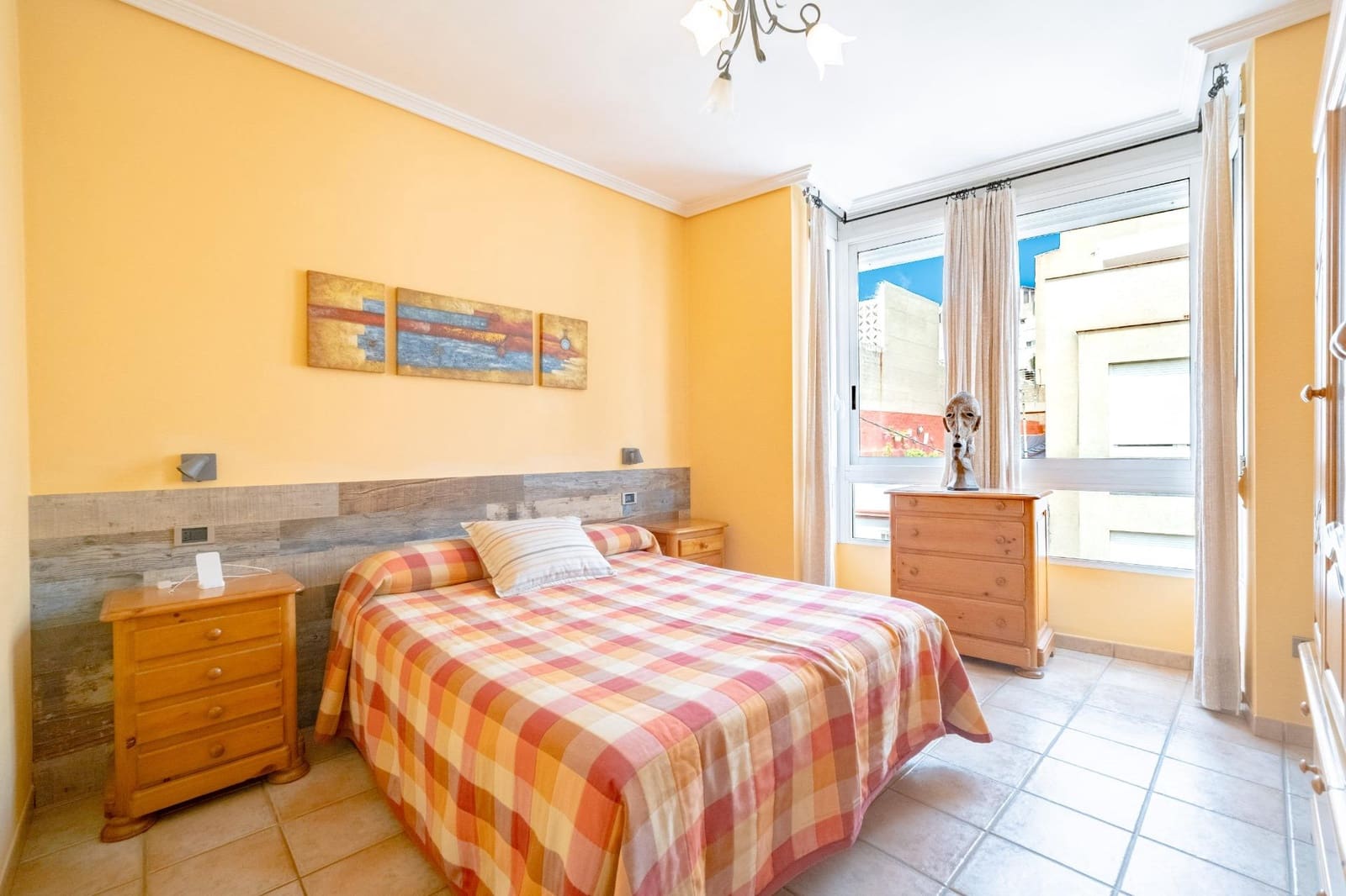 4 soverom Villa til salgs i Castello de la Plana med garasje - € 327 000 (Ref: 9990882)