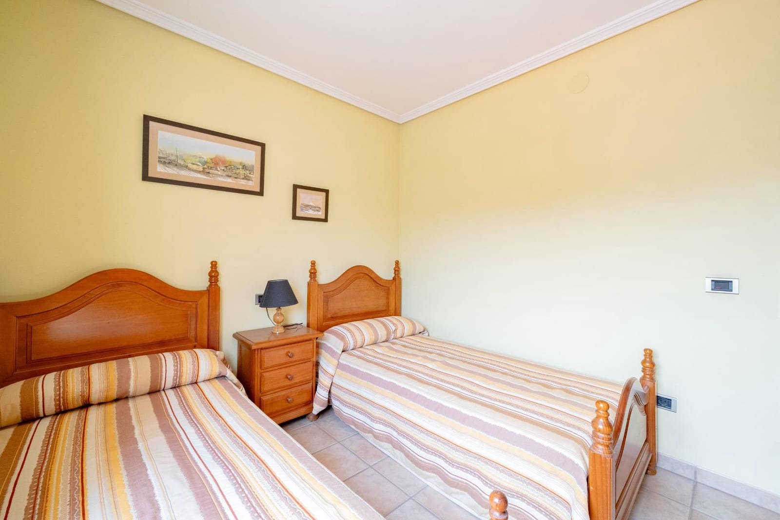 4 soverom Villa til salgs i Castello de la Plana med garasje - € 327 000 (Ref: 9990882)