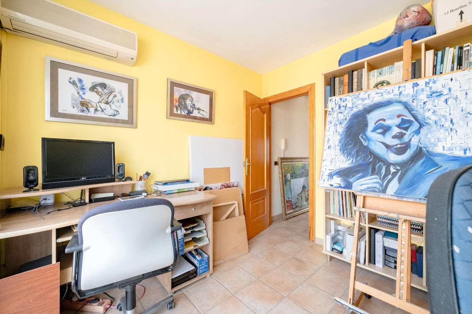 4 soverom Villa til salgs i Castello de la Plana med garasje - € 327 000 (Ref: 9990882)