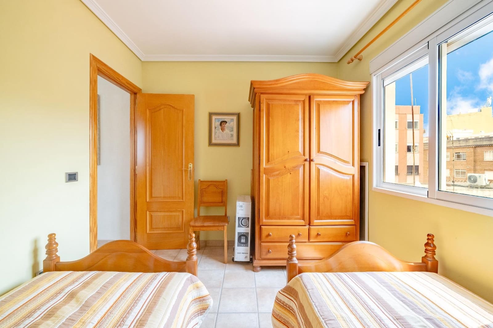 4 soverom Villa til salgs i Castello de la Plana med garasje - € 327 000 (Ref: 9990882)
