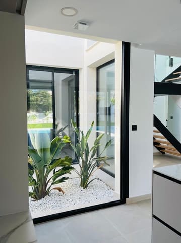 4 soverom Villa til salgs i Los Balcones - Los Altos, Torrevieja med svømmebasseng garasje - € 850 000 (Ref: 9999698)
