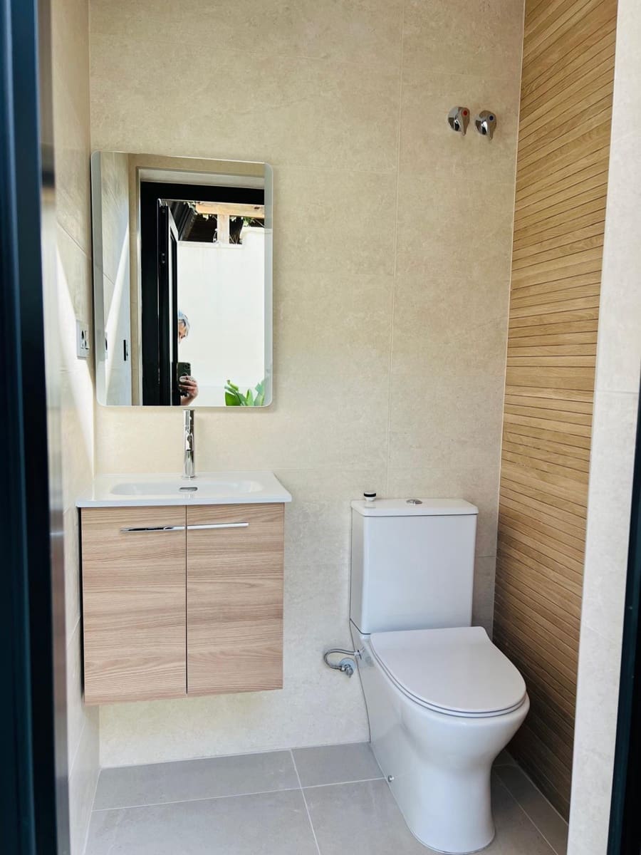 4 soverom Villa til salgs i Torrevieja med svømmebasseng garasje - € 850 000 (Ref: 9999698)