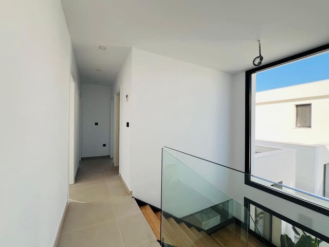 4 soverom Villa til salgs i Los Balcones - Los Altos, Torrevieja med svømmebasseng garasje - € 850 000 (Ref: 9999698)